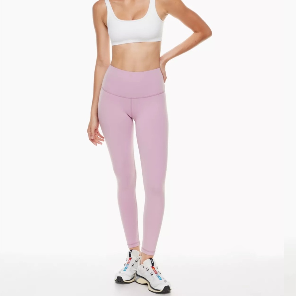 Brand New with tags TNA TNALife High Rise Cheeky leggings in soft orchid.